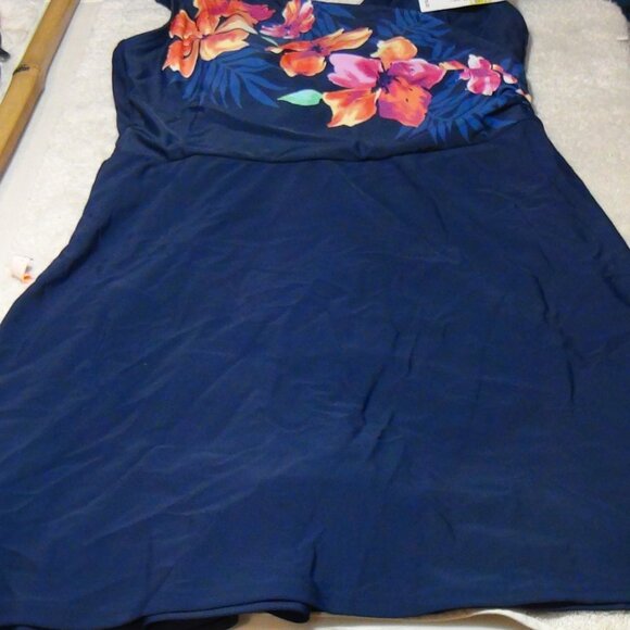 Lands' End Women's Surplice Swim Dress One Piece Swimsuit Tummy Control M 10-12 - Picture 4 of 16